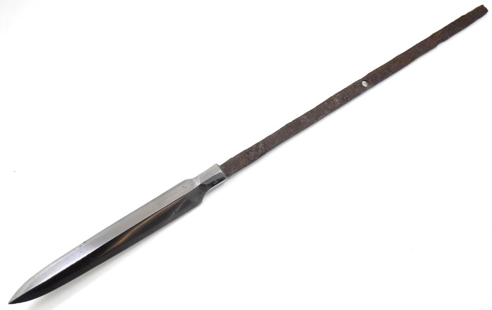 Early Japanese Samurai YARI Spear Head, Early Shinto or Koto Period. 
Total length: 14 7/8" 