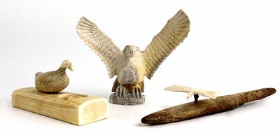 GROUP ESKIMO INUIT WALRUS IVORY MINIATURE CARVINGS. THREE ESKIMO WALRUS MINIATURE DECORATIVE 