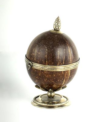A SPANISH COLONIAL SILVER MOUNTED COCONUT BOX. LATE 18TH/EARLY 19TH CENTURY. Size:7" high 