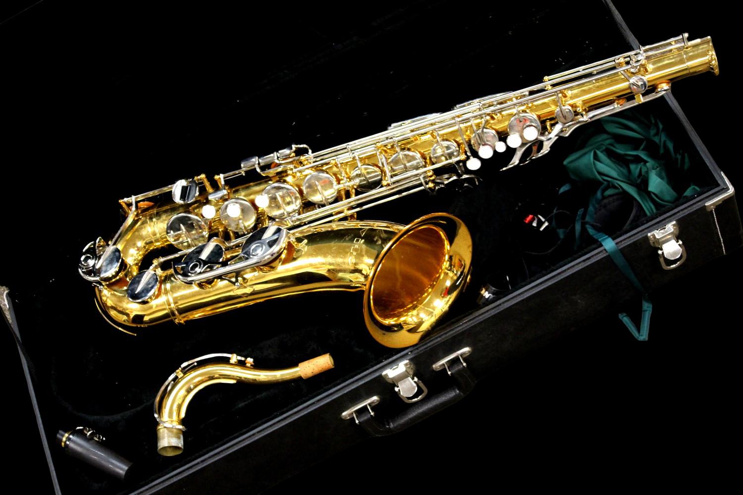 Very Fine Vito Tenor Saxophone Made in Japan