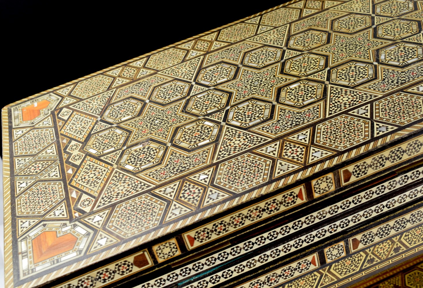 PROFUSELY INLAID SYRIAN MIDDLE EASTERN GAME TABLE