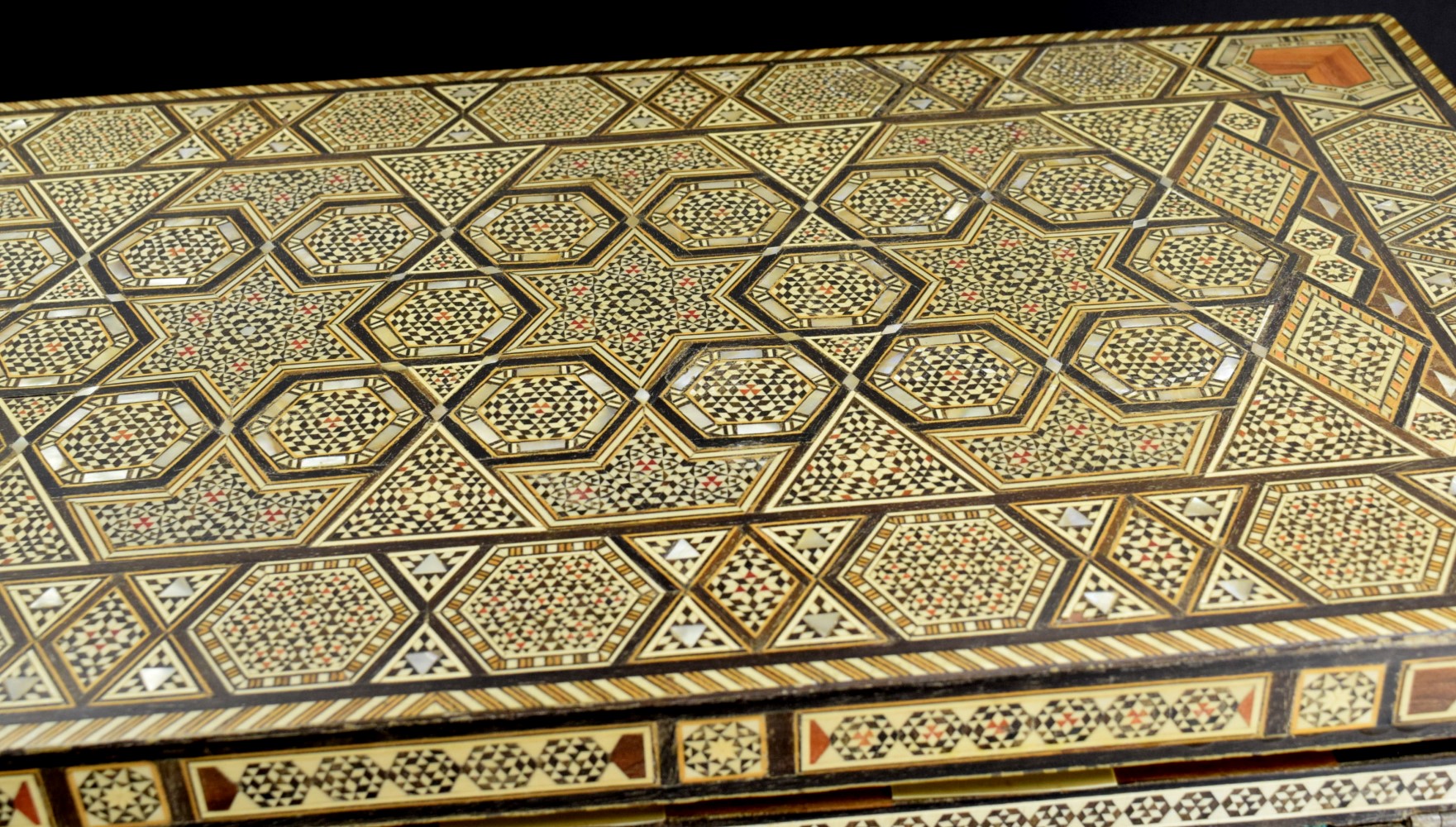 PROFUSELY INLAID SYRIAN MIDDLE EASTERN GAME TABLE