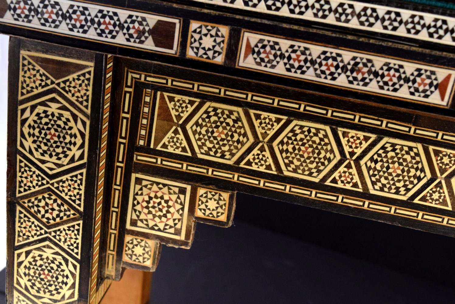 PROFUSELY INLAID SYRIAN MIDDLE EASTERN GAME TABLE