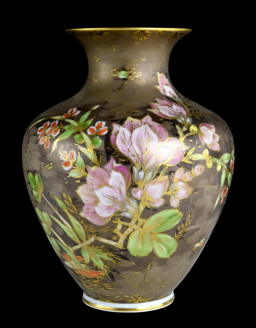 Early 20th Century Rosenthal Vase Hand-painted Floral Gold Motif By Walter Mutze Traumland