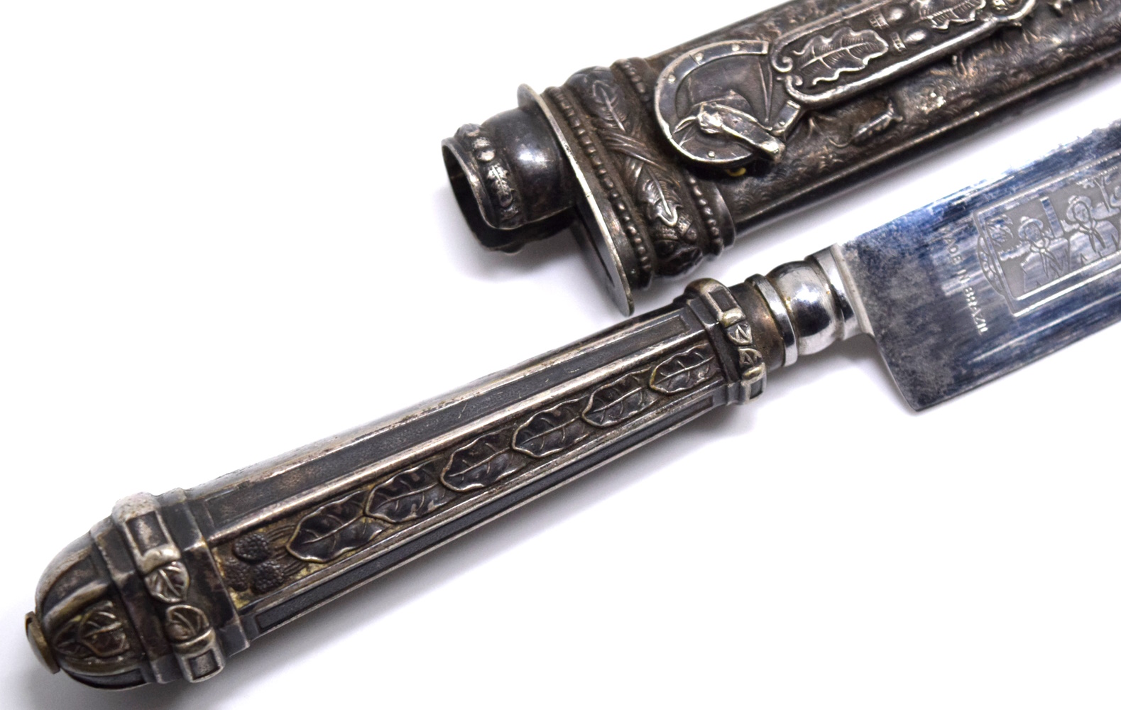UNUSUAL SILVER MOUNTED GAUCHO KNIFE OF SOUTH AMERICAN ARGENTINA/BRAZIL COWBOYS
