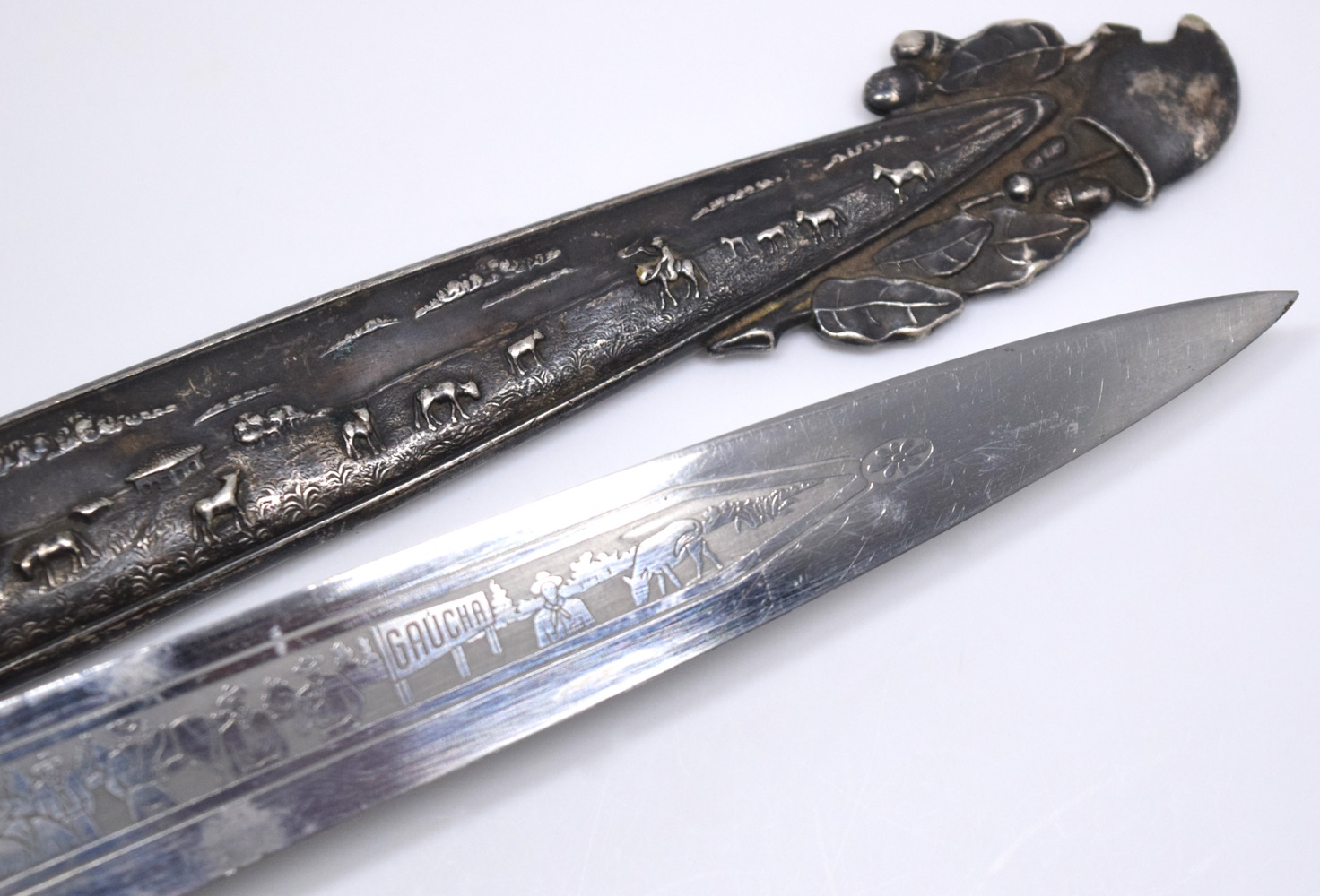 UNUSUAL SILVER MOUNTED GAUCHO KNIFE OF SOUTH AMERICAN ARGENTINA/BRAZIL COWBOYS