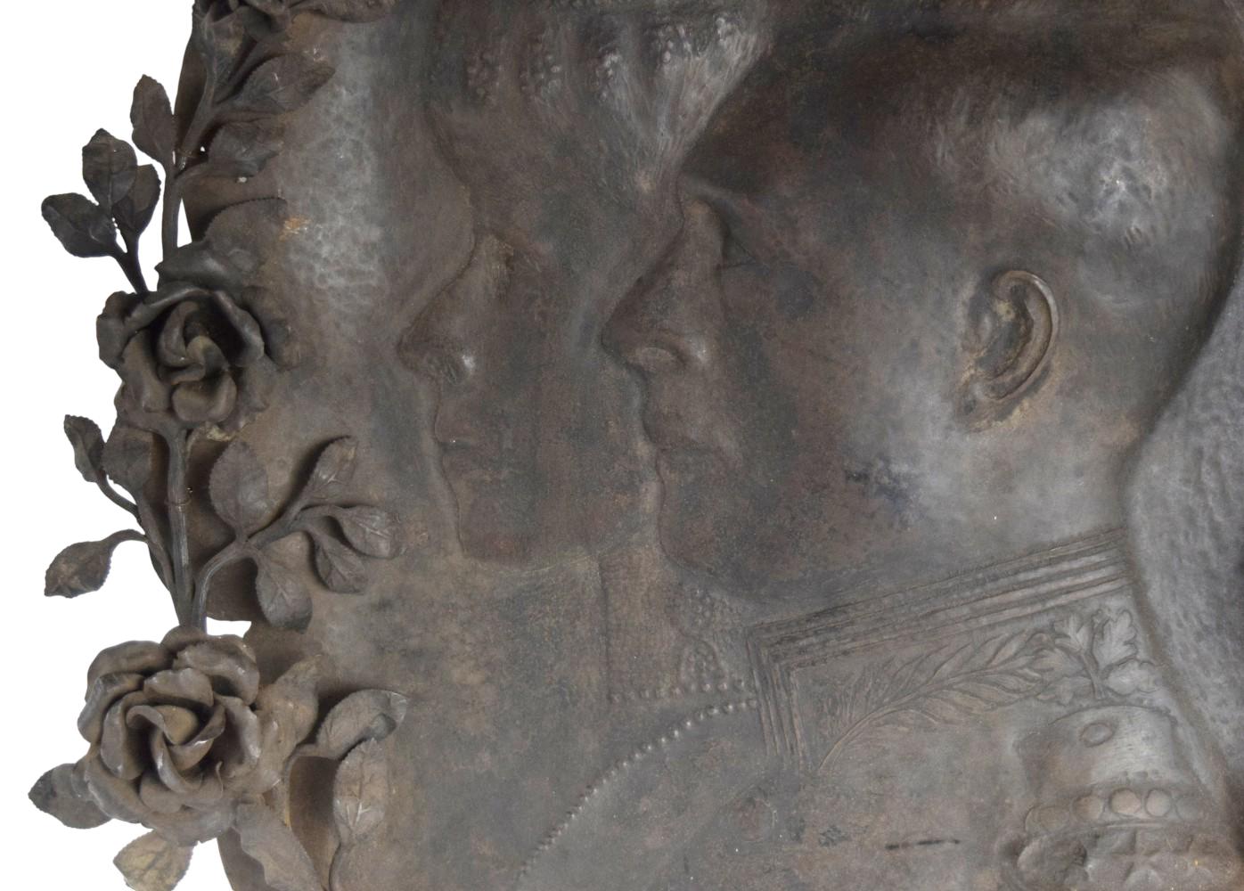 Antique 1914 Large Metal Plaque features the profiles of King Albert I and Queen Elisabeth of Bavaria