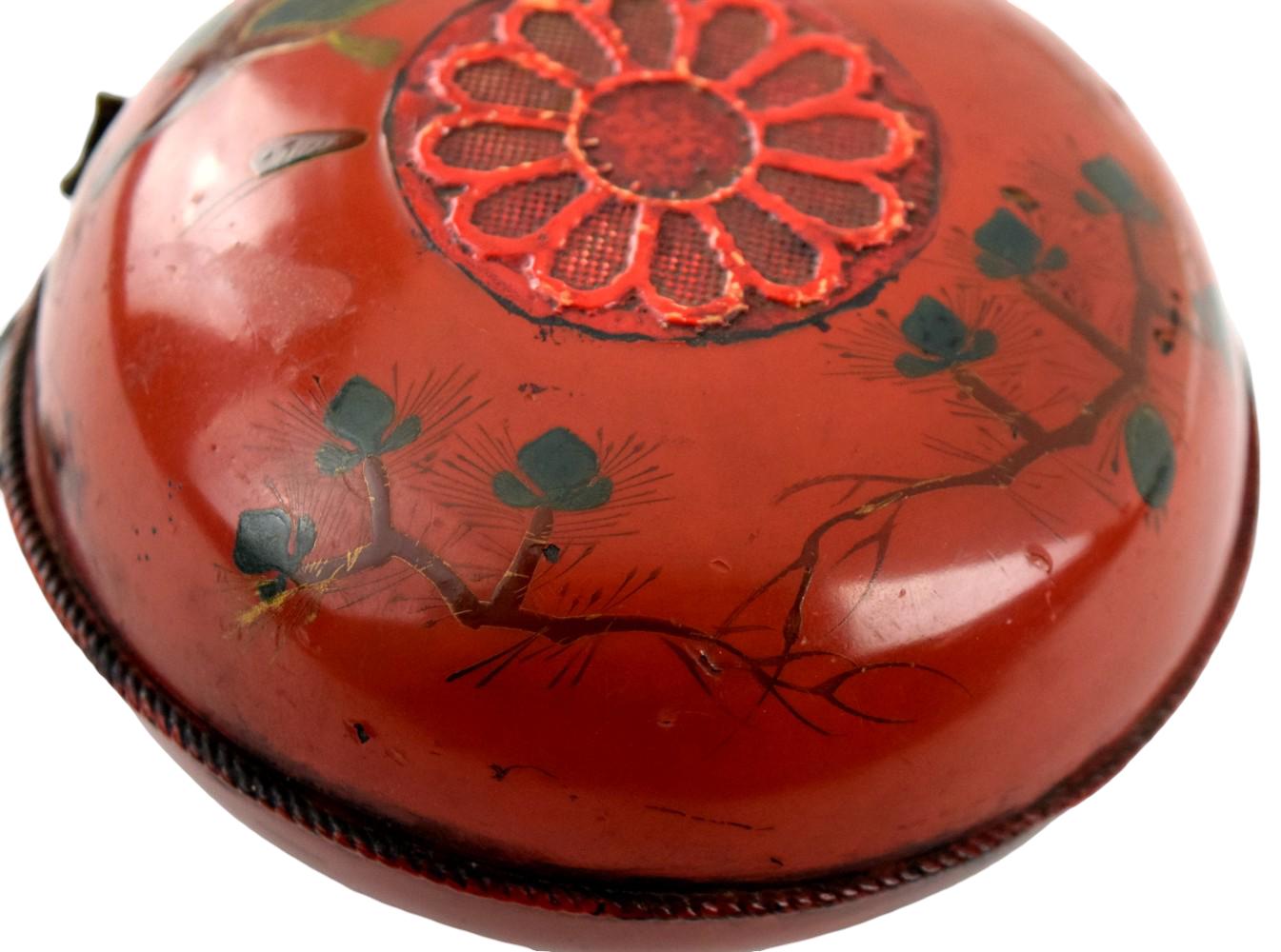 Edo Period Japanese lacquered powder flask