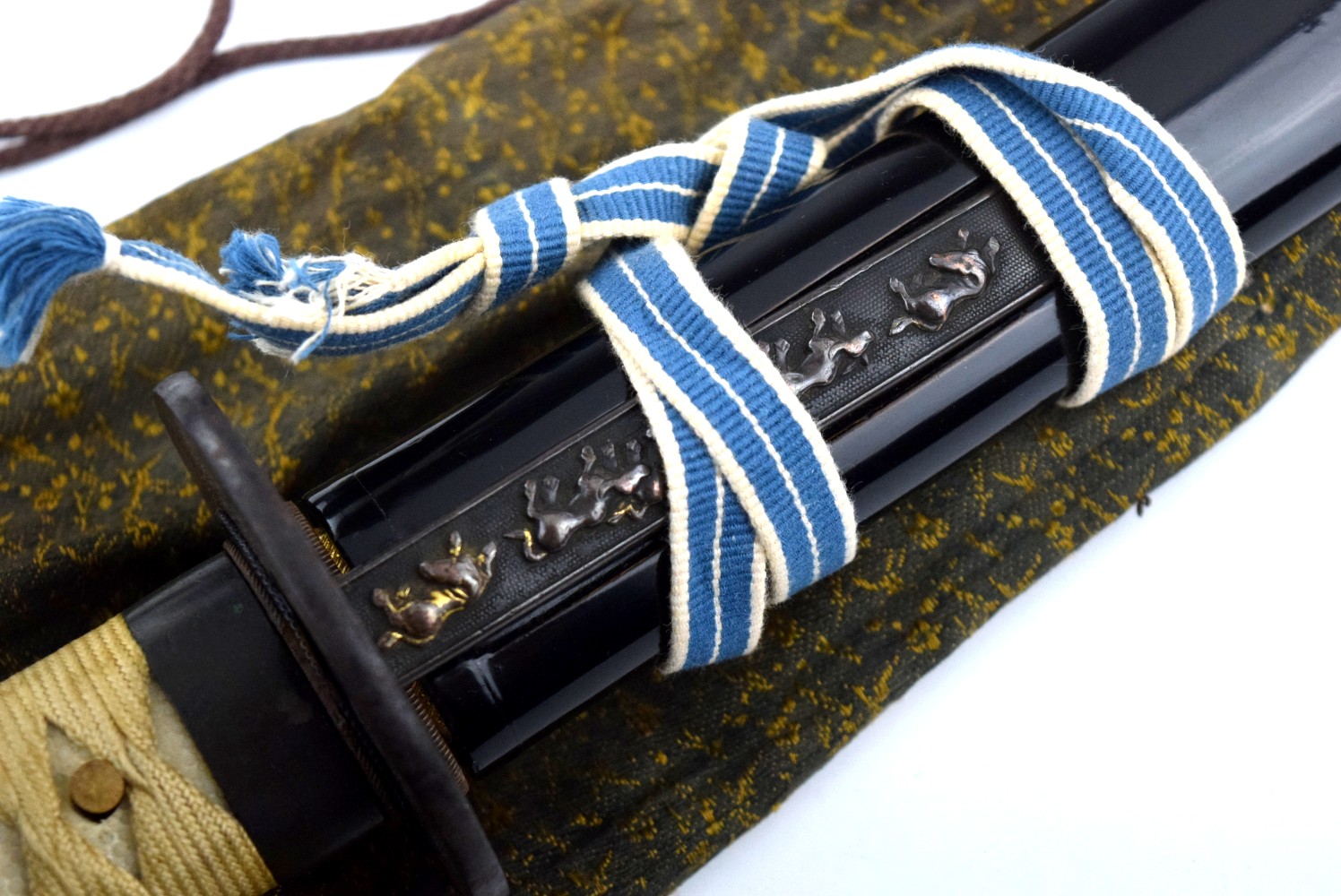 Nice Edo Period Japanese Samurai Wakizashi Sword, Mumei Koto or Shinto Blade, Nice Mounts, Wild Hamon Temper Line.