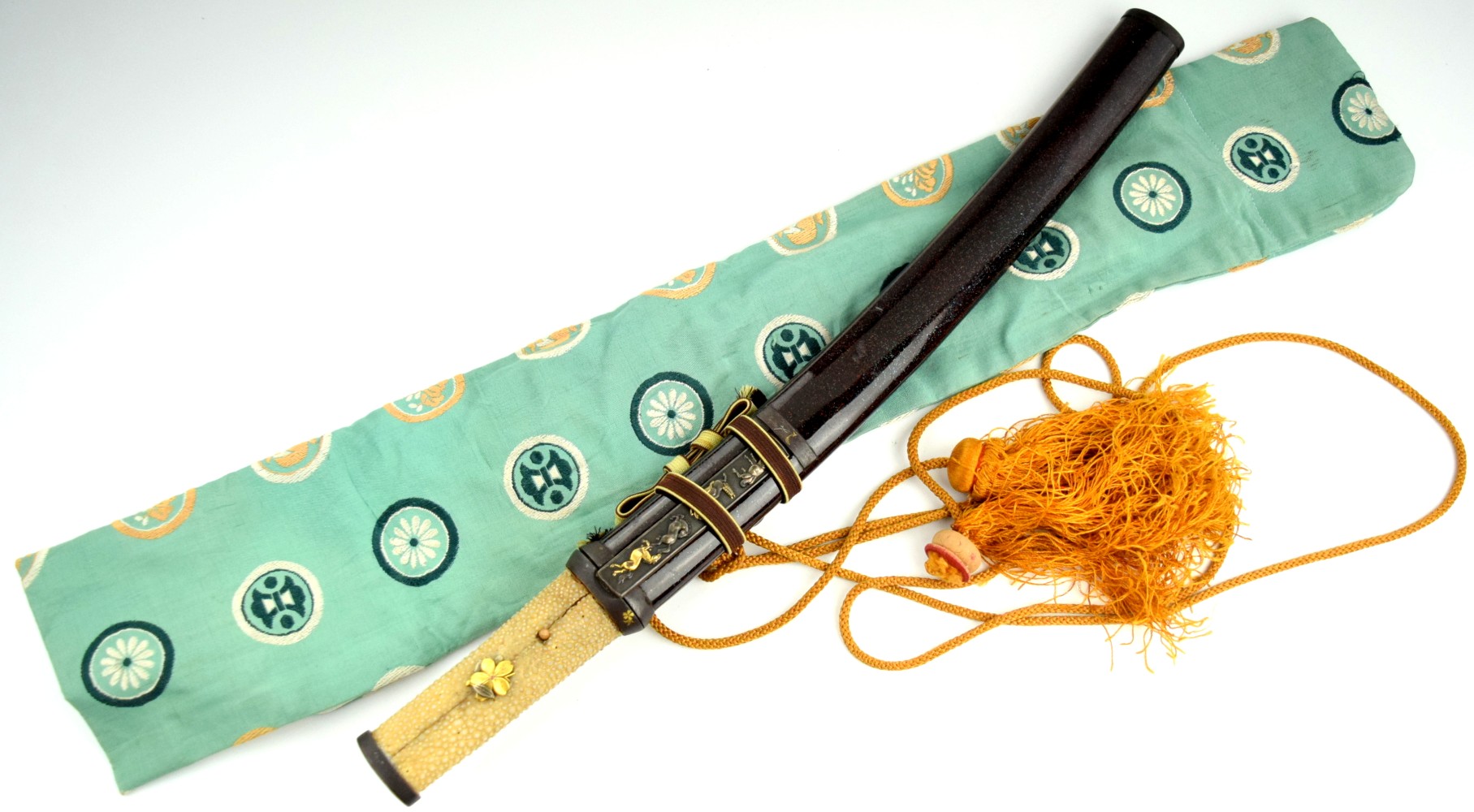 Very Nice KOTO era Japanese Samurai TANTO Dagger Signed RYOKAI Tang, Signed Horses Kozuka Knife, Gold Inlaid Mounts.
