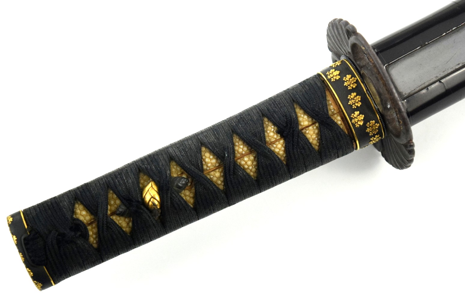 Very Fine Japanese Samurai WAKIZASHI Sword, Nice Clean Mumei KOTO Blade with Fine Narrow Hamon, Exceptional Gold Inlaid Mounts with Mon Symb