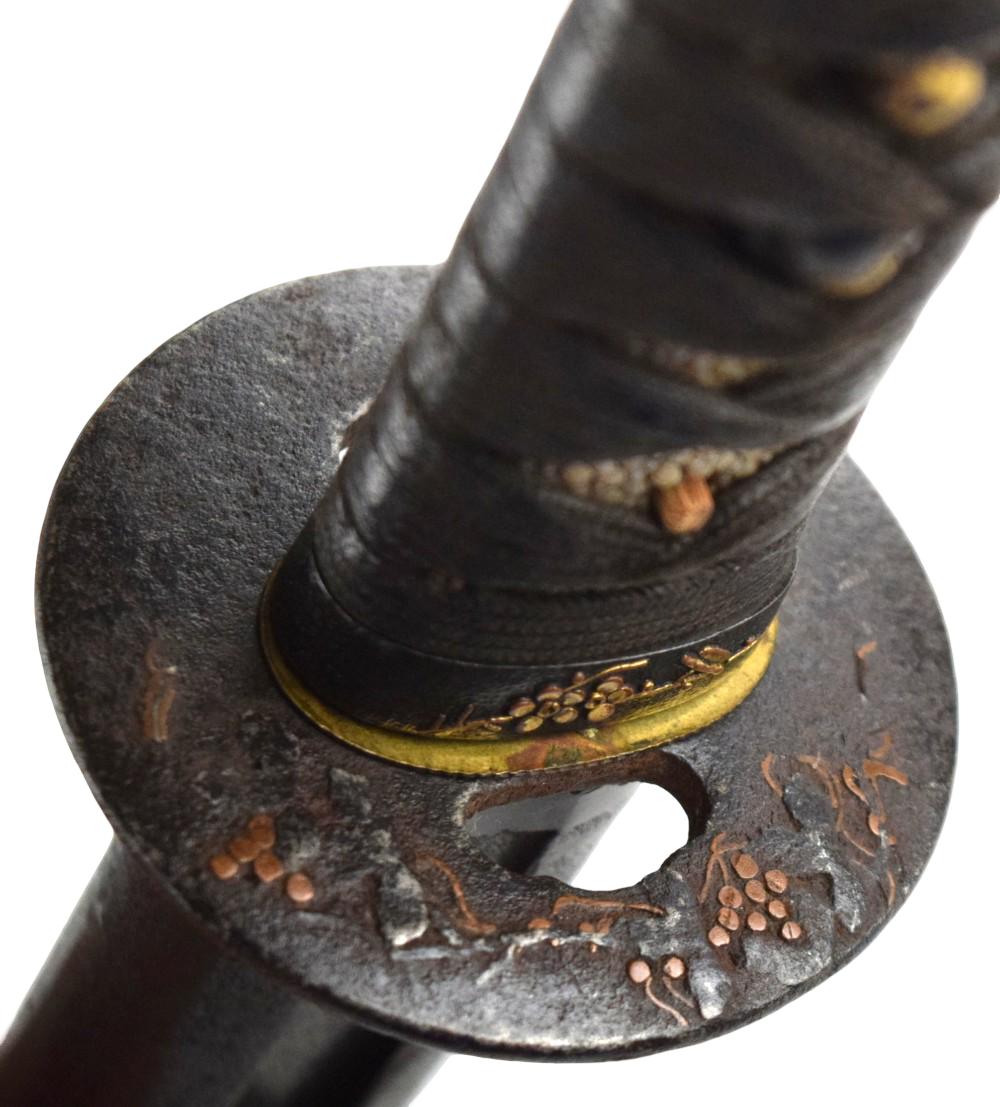 JAPANESE EDO WAKIZASHI KOSHIRAE WITH DECORATED IRON TSUBA