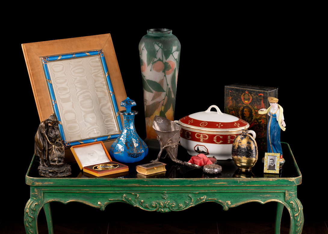 Soffit | Аукцион 3 | Русский фарфор, стекло ИСЗ, Gall&eacute; и Daum, серебро, иконы