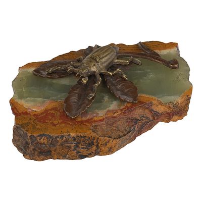 Пресс-папье &laquo;Майский жук на ветке рябины&raquo;. Вена, середина XIX в. 
Яшма, бронза, литье. 