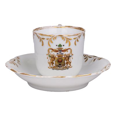 Чашка с блюдцем с гербом рода Шереметевых. Российская империя, фабрика Алексея Попова 