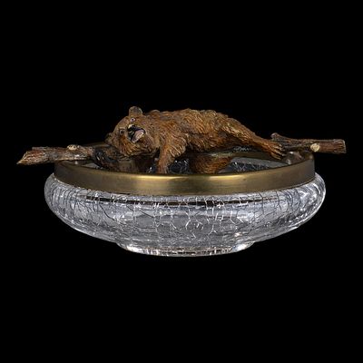 Вазочка/пепельница &laquo;Медведь в валежнике&raquo;. Австрия, Вена, конец XIX - начало XX века 
Стекло 