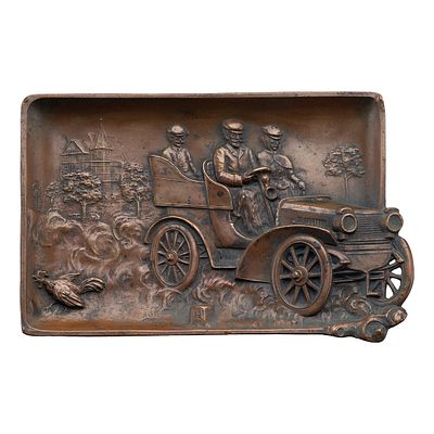 Пепельница-лоток &laquo;Автомобиль&raquo;. Австро-Венгрия, Вена, ок. 1900–1910 гг. 
Бронза, коричневая 