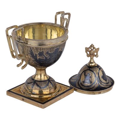 Кубок с государственным орлом на крышке и сценой коронации Екатерины Великой. Москва, мастер 