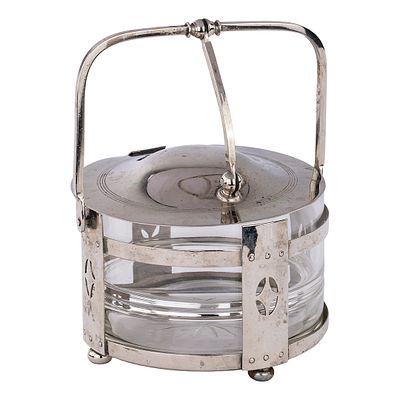 Пармезанница в стиле ар-деко. Западная Европа, начало XX в. 
Металл, стекло 
Емкость для 