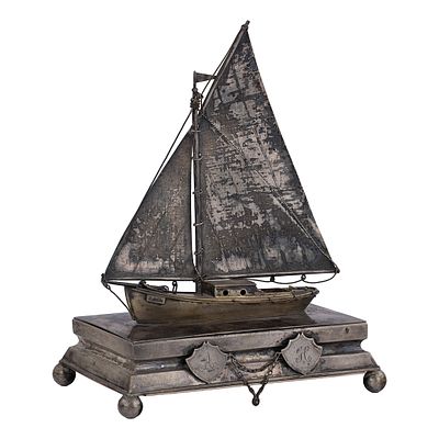 Механическая чернильница-несессер в виде парусника &laquo;El&auml;k&ouml;&ouml;n&raquo;. Российская империя, конец XIX — 