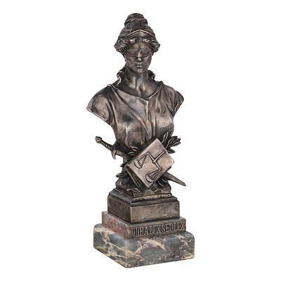 Настольная скульптура &laquo;Правосудие&raquo; (&laquo;Юстиция&raquo;). Австрия, 1888–1900-е. Скульптор Г. Мюллер. 