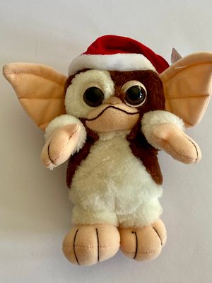 אספנות - גרמלינס : בובת פרווה מקסימה של גיזמו מתוך הסרט גרמלינס 2 במצב חדש לגמרי כולל הטיקט