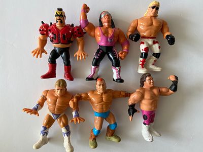 אספנות - אקשן פיגרס - WWF : לוט של דמויות מתאבקים מליגת הWWF במצב משומש ראה תמונות