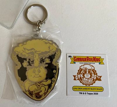 אספנות - חבורת הזבל : מחזיק מפתחות רשמי במהדורה מצומצמת מאד - 50 בלבד של חבורת הזבל עם מוצי פיצוצי