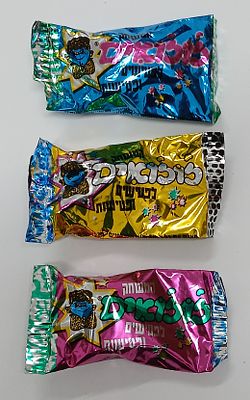 אספנות - נוסטלגיה ישראלית - ז'וז'ואים : סט סבבי בבי עם שלוש מעטפות סגורות של ז'וז'ואים בצבעים 