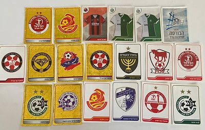 אספנות - כדורגל ישראלי - Panini 2021/22: לוט 19 מדבקות מיוחדות - סמלי קבוצות במרקם סאטן ומדבקות 
