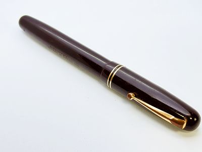 Pióro Swan złota stalówka. Stalówka Złoto 14K/585. Długość pióra 12.5 cm. Stan widoczny na zdjęciach.