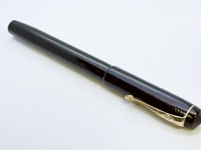Pióro Conway Stewart The Universal Pen. Stalówka Złoto 14K/585. Długość pióra 13.5 cm. Stan 