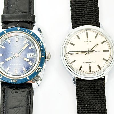 Dwa zegarki Timex . Zegarki chromowane, mechaniczne. Diver z datownikiem 36 mm, drugi 35 mm. 