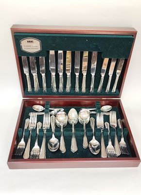 Duży zestaw sztućców Viners Dubarry Classic w oryginalnym futeralu. Na 12 osób. Stan wizualny 