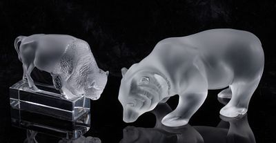 TWO LALIQUE FRENCH CRYSTAL ANIMAL FIGURES, ONE BOXED. Late 20th Century The high quality frosted 