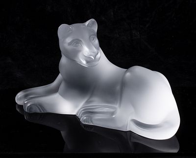 A LALIQUE FRENCH CRYSTAL 'SIMBA' LIONESS WITH BOX. Late 20th Century The high quality frosted 