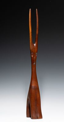 Clarence Teed (1915-1994) - CLARENCE TEED (1915-1994) CARVED WALNUT SCULPTURE. Clarence Teed 