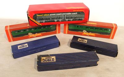 6 Hornby-Dubla Trains in boxes: R.157 B.R. Diesel Power Car, R.486 SR Composite Coach Malachite