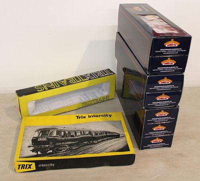 5 Empty Train Boxes 3 Bachman and 2 TrixTrains Condition: All items are sold as is without