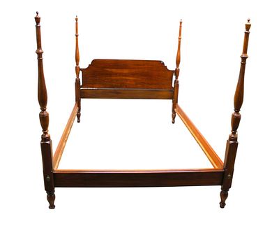 Henkel Harris queen 4 poster bed. Henkel Harris solid cherry queen size four poster bed with