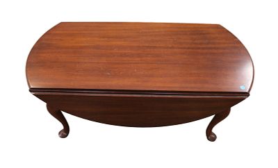 Henkel Harris queen anne coffee table. Henkel Harris solid cherry queen anne drop leaf coffee