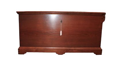 Quality Irion Furniture blanket or hope chest with key. Quality Irion Furniture hand made solid