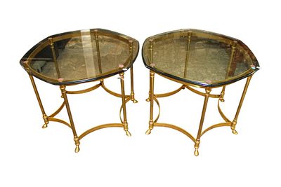LaBarge pair MCM hooved foot side tables. Pair of LaBarge mid century modern hooved foot octagon