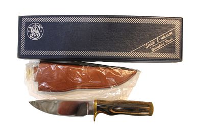Smith & Wesson #6020 knife & sheath in original box with paperwork, new old stock. Smith &