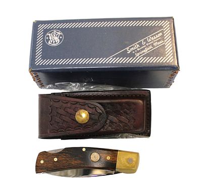 Smith & Wesson #6060 knife & shealth in original box with paperwork, new old stock. Smith &