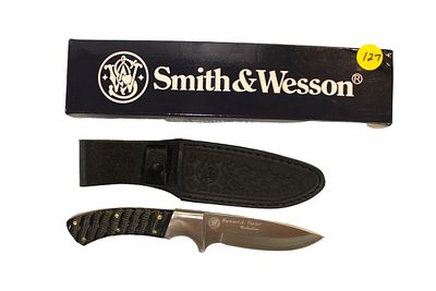 Smith & Wesson Hunting Series #1 knife CKH1, new old stock. Smith & Wesson new old stock