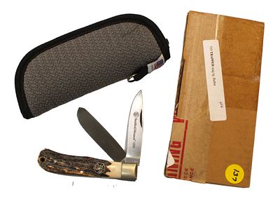 Smith & Wesson 729 Trapper, Stag, Large Bullet in soft zipper case in original box. Smith &