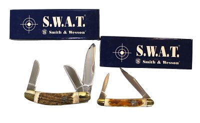 2 Smith & Wesson Bullseye Stag Horn Sow Beuy CH506ST, Bullseye Stag Pen penknife CH505ST. 2