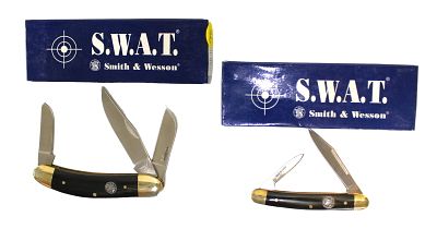 (2) Smith & Wesson Bullseye Buffalo horn penknife CH505Bh & Sow Beuy CH506Bh. 2 Smith &