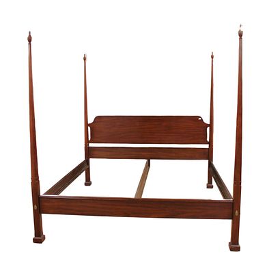Henkel Harris king size 4 pencil post poster solid cherry bed. Henkel Harris king size 4 poster 